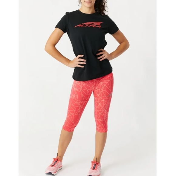 Altra Women's Core Logo Tee - Picture 2 of 6